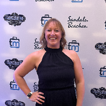 Amanda  Holmes